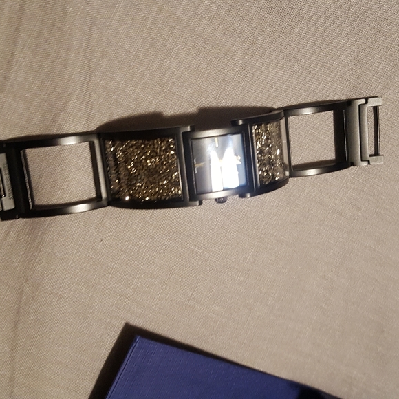 Swarovski watch - Picture 3 of 3